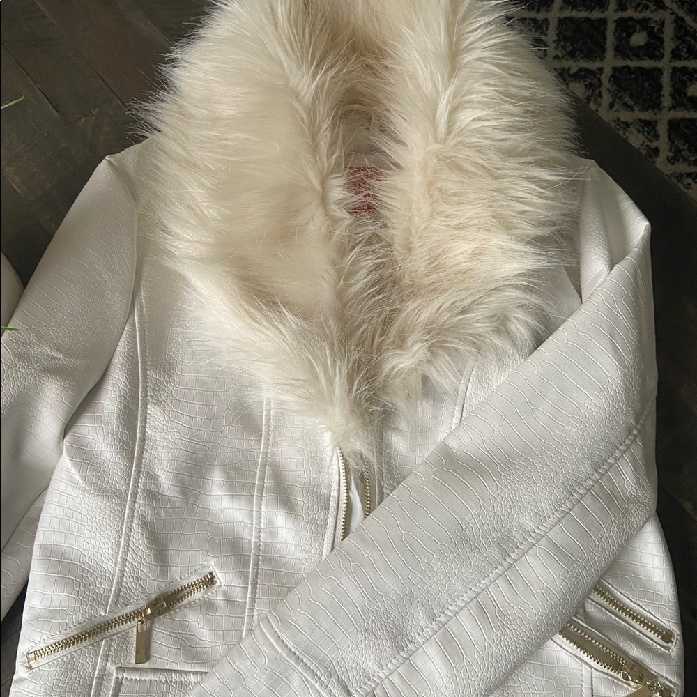 Guess White Leather Jacket with removable Fur